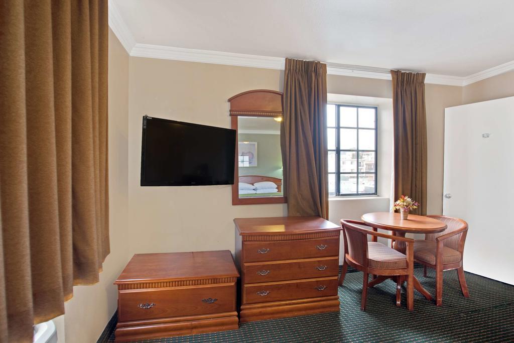 Super 8 By Wyndham Hollywood/La Area Motel Los Angeles Ngoại thất bức ảnh